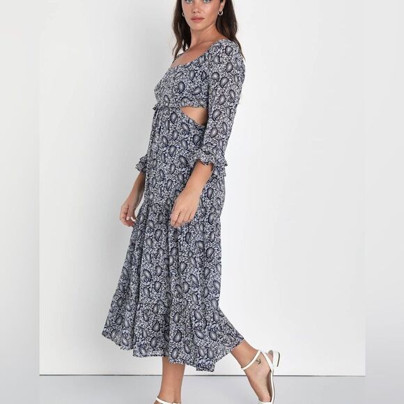 NWT Lulus Navy Blue Paisley Tiered Cutout Midi Dress women's size small - Picture 3 of 15